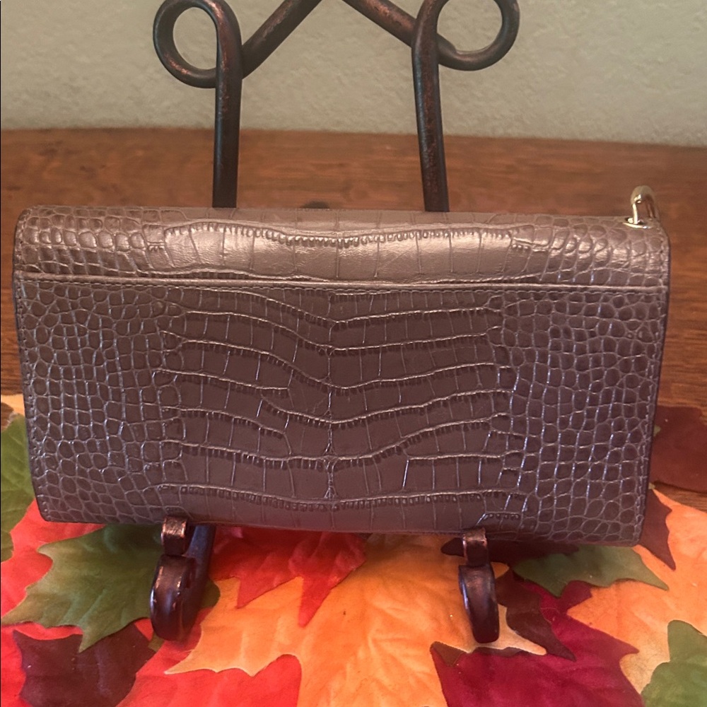 Henri Bendel Croc Embossed Leather Clutch/Wallet/Wristlet - Picture 3 of 13